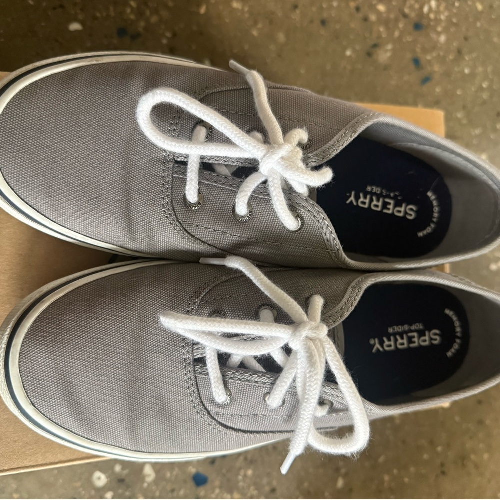 Sperry women’s Gray Canvas Lace-Up Shoes with White Laces